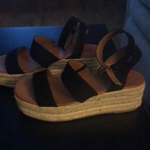 American Eagle platform/wedge sandal